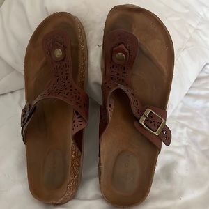 Brown Maurice’s sandals size 9.